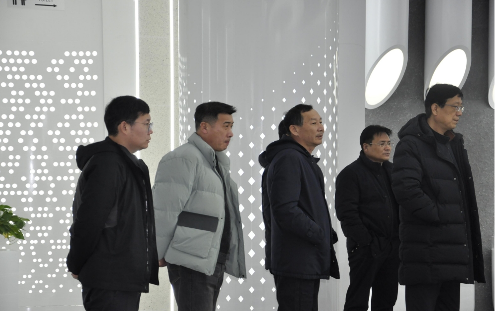 中国银行承德分行行长王力波一行到集团公司调研